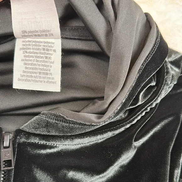 PINK Victoria's Secret Black Velvet Cropped Coat - Picture 11 of 13